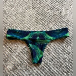 NWOT stone fox swim Jesse cheekie bottom size small